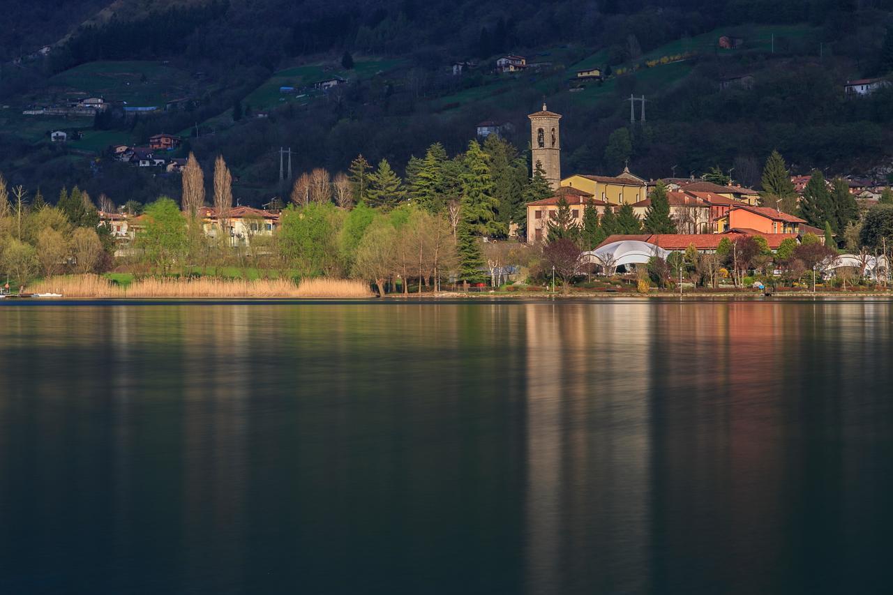 Casa Vacanza Residence Lago Di Endine Monasterolo del Castello エクステリア 写真