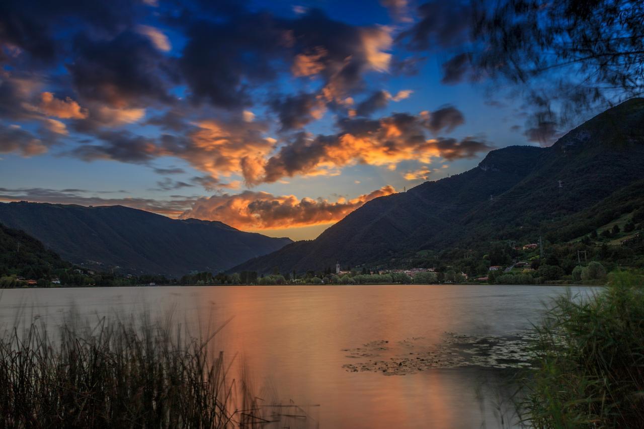 Casa Vacanza Residence Lago Di Endine Monasterolo del Castello エクステリア 写真