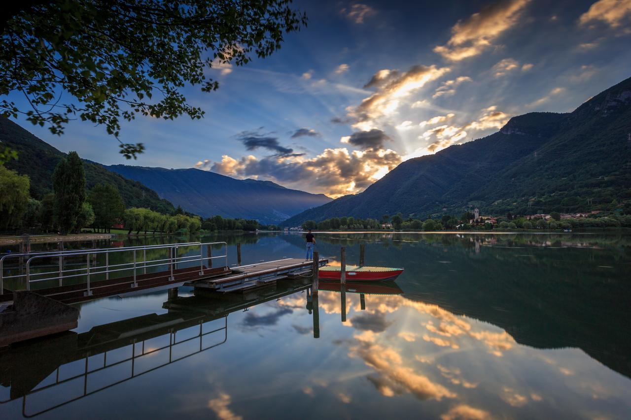 Casa Vacanza Residence Lago Di Endine Monasterolo del Castello エクステリア 写真