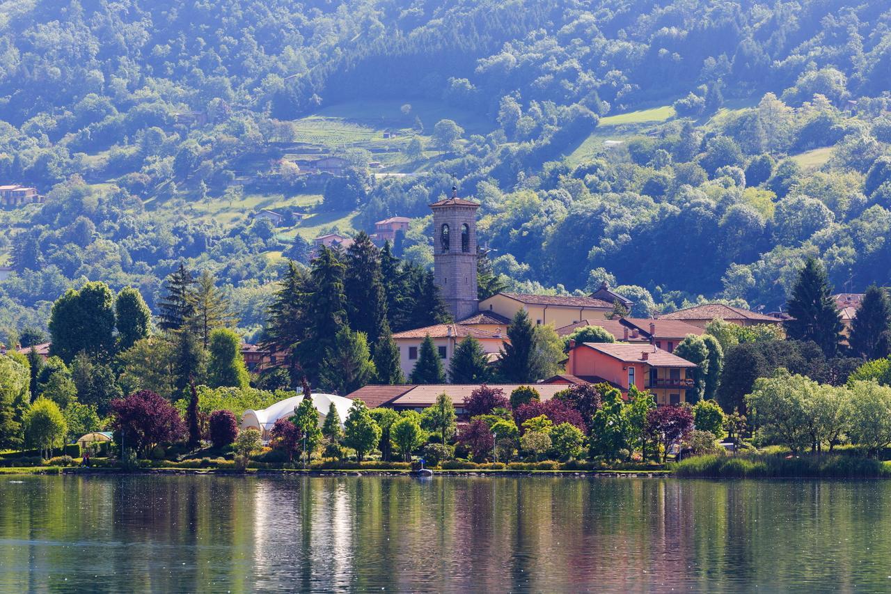 Casa Vacanza Residence Lago Di Endine Monasterolo del Castello エクステリア 写真