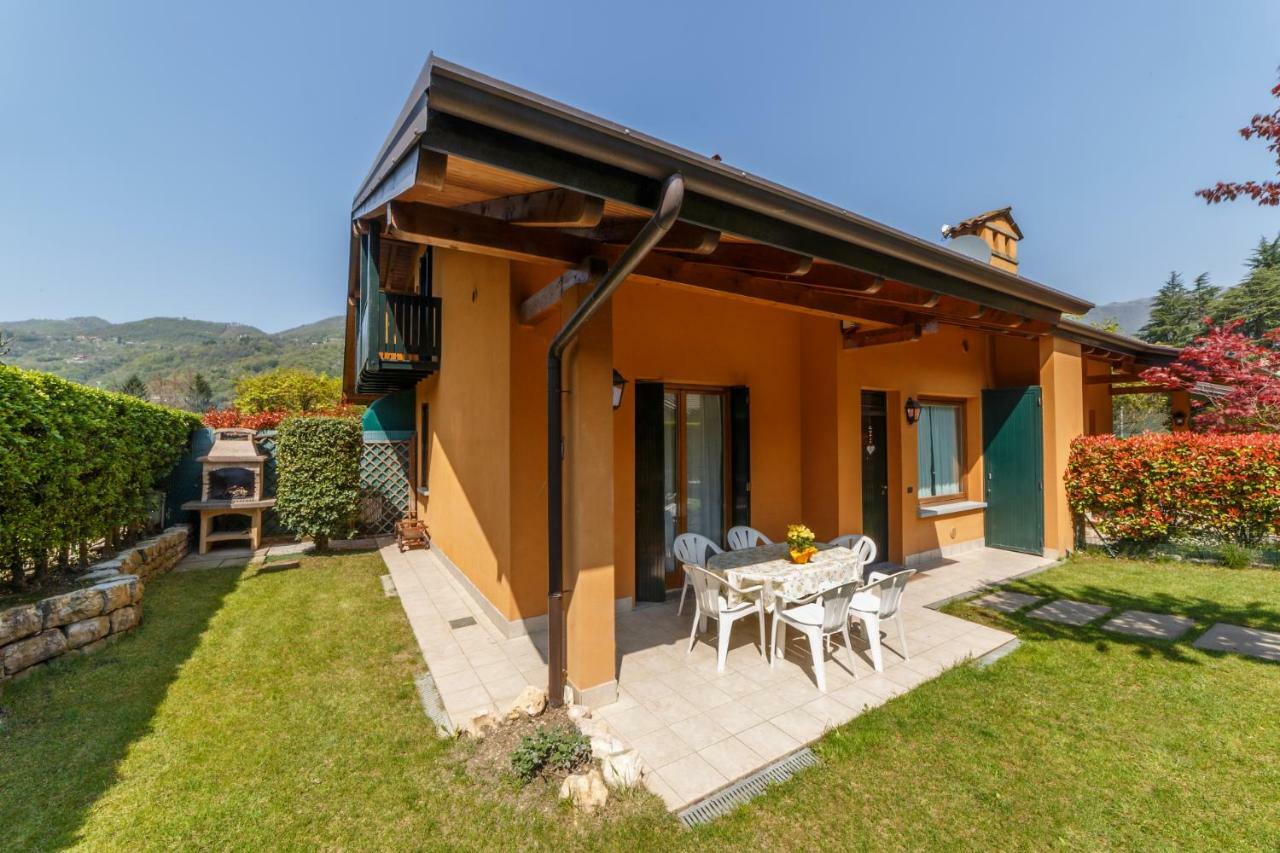 Casa Vacanza Residence Lago Di Endine Monasterolo del Castello エクステリア 写真