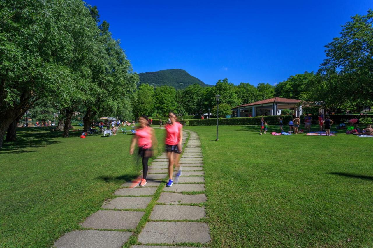Casa Vacanza Residence Lago Di Endine Monasterolo del Castello エクステリア 写真